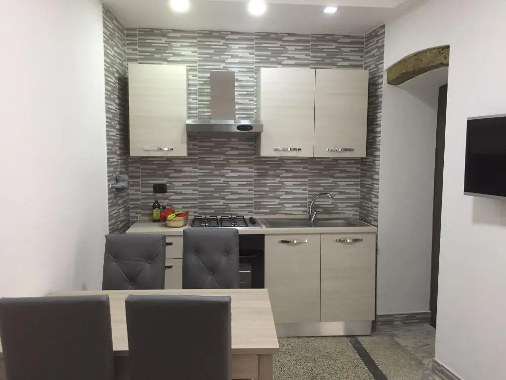 QUADRUPLE STANDARD Room, MB95 - Mezzocannone Luxurious Bed&Breakfast, Naples
