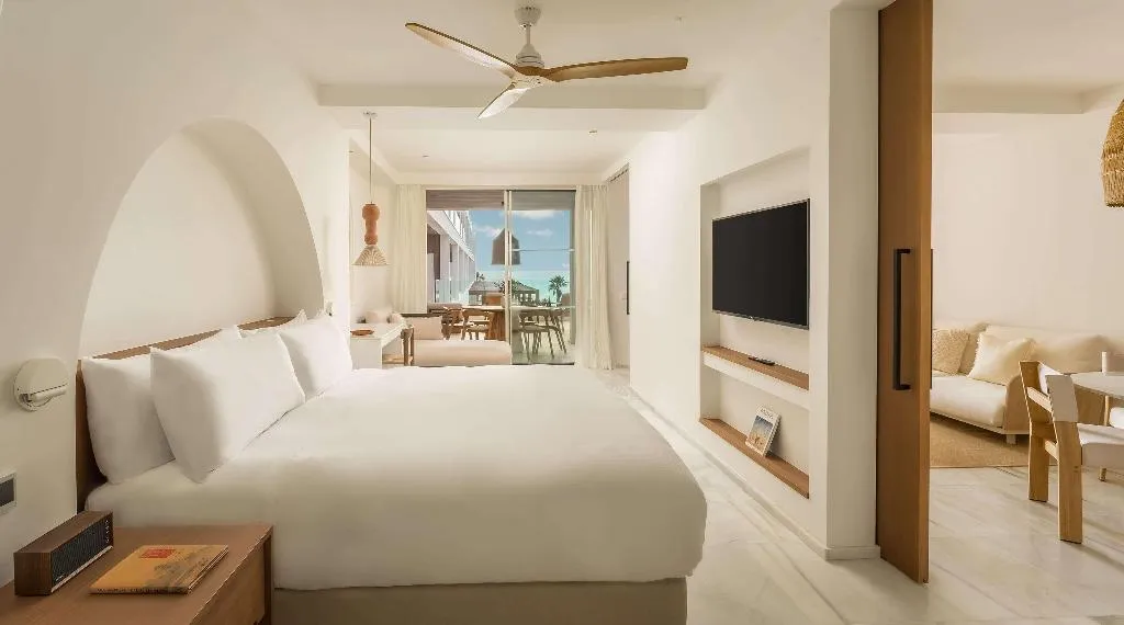 SUITE TWO BEDROOMS WITH PRIVATE POOL Room, Villa Le Blanc Gran Meliá Hotel, Menorca