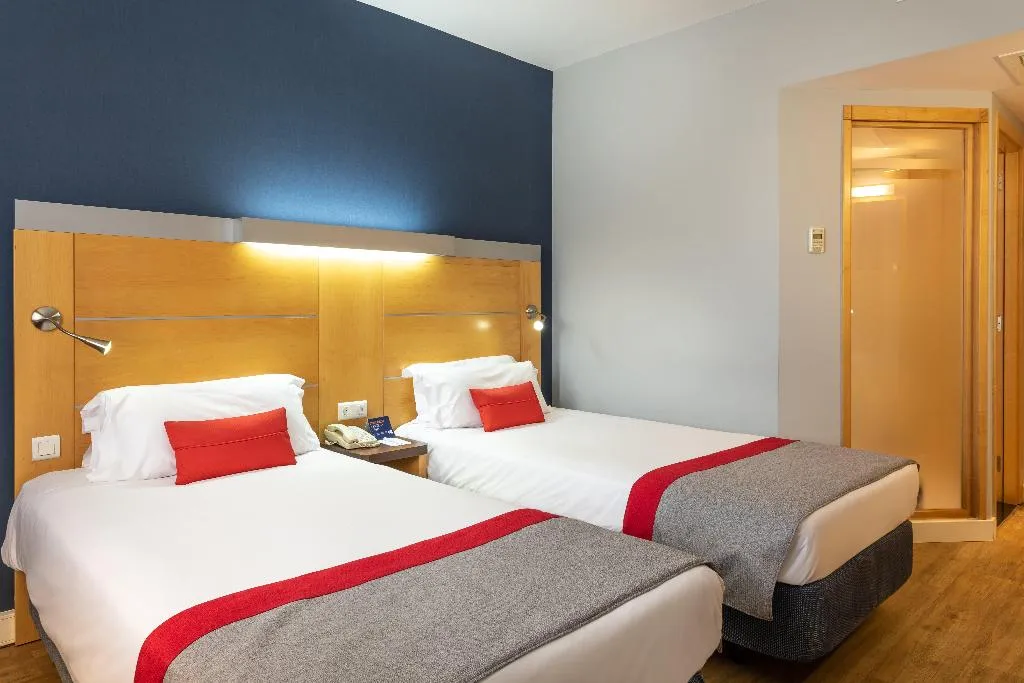 TWIN NON SMOKING Room, Holiday Inn Express Lisbon-Oeiras, Lisbon
