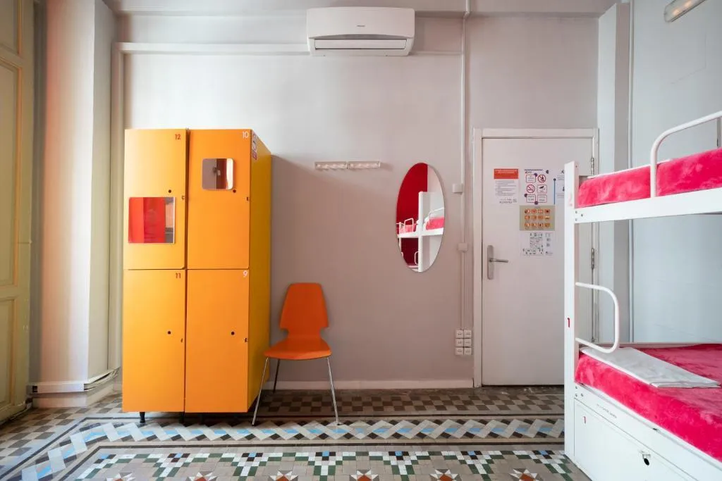 Bed in dormitory CAPACITY 8 Room, Red Nest, Valencia