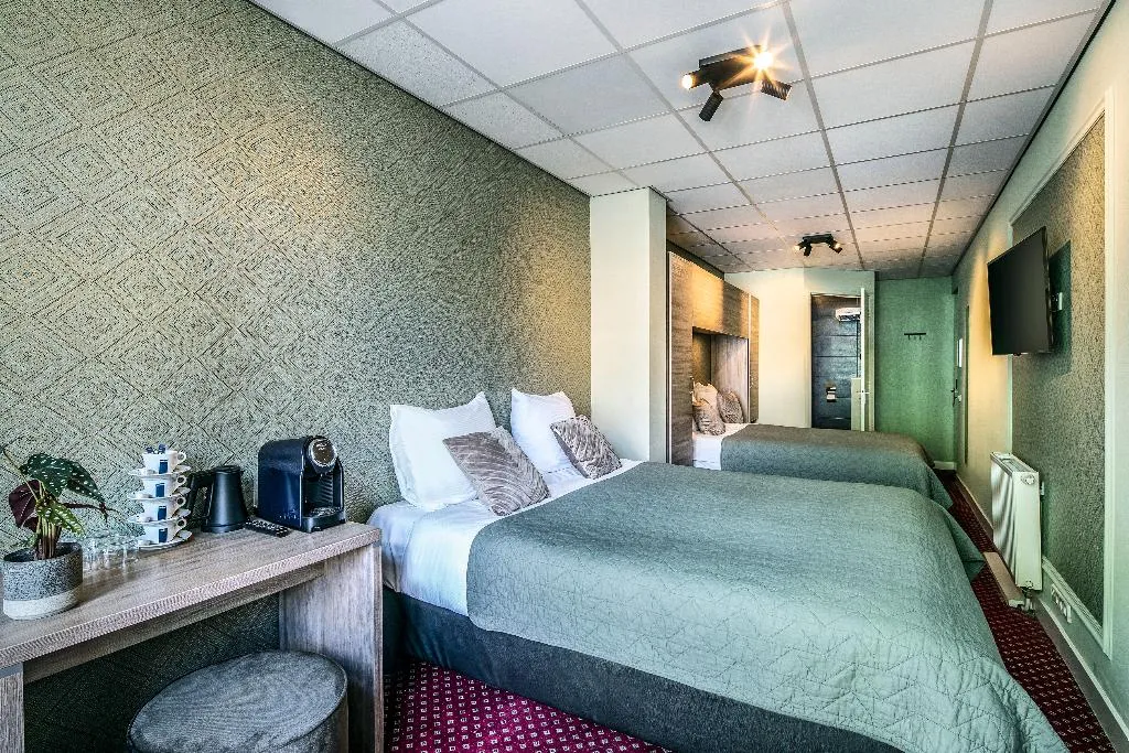 QUADRUPLE STANDARD Room, Atlantis Hotel Amsterdam, Amsterdam