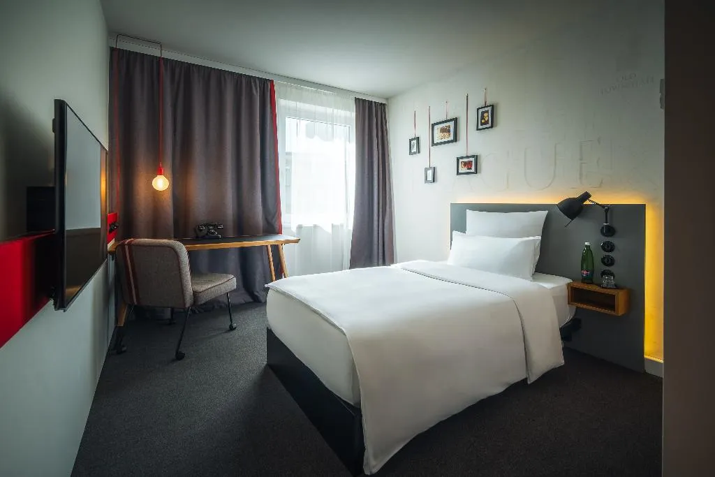 SINGLE CAPACITY 1 Room, Pulse 8, Prague
