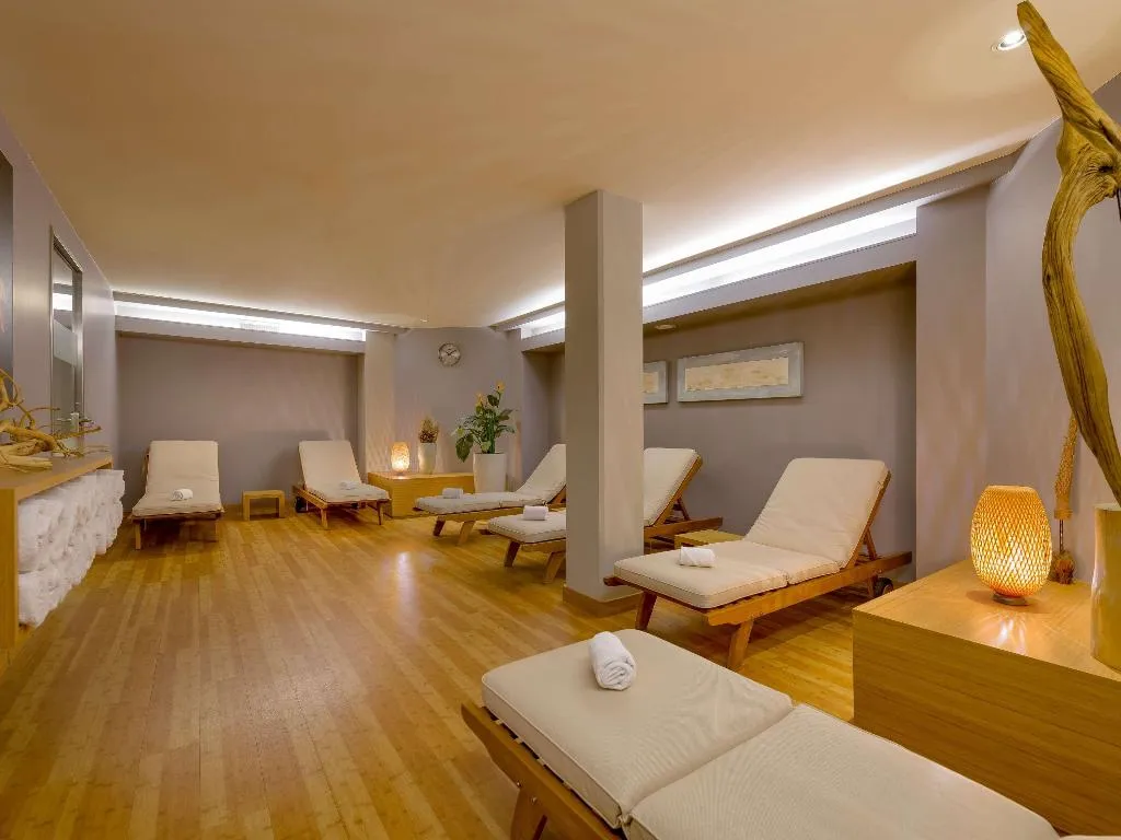 Sports and Entertainment, Movenpick Hotel Amsterdam City Centre, Amsterdam