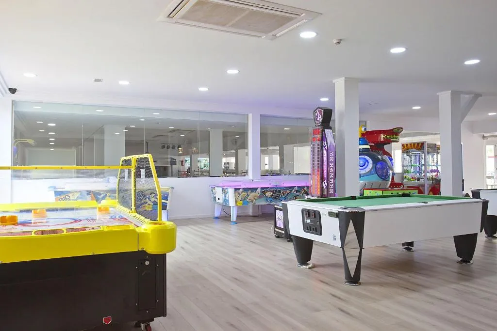 Sports and Entertainment, HYB Eurocalas, Majorca
