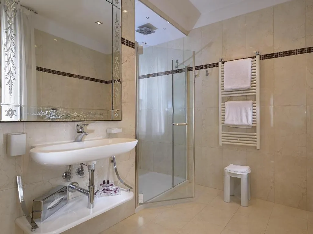 Double or Twin DELUXE CANAL VIEW Room, Principe, Venice
