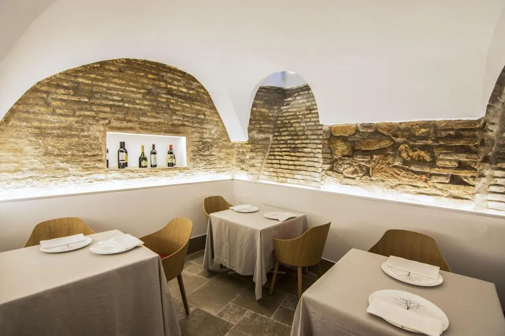 Restaurant, Hotel Oleum Parking Gratuito Reserva Previa, Andalucia