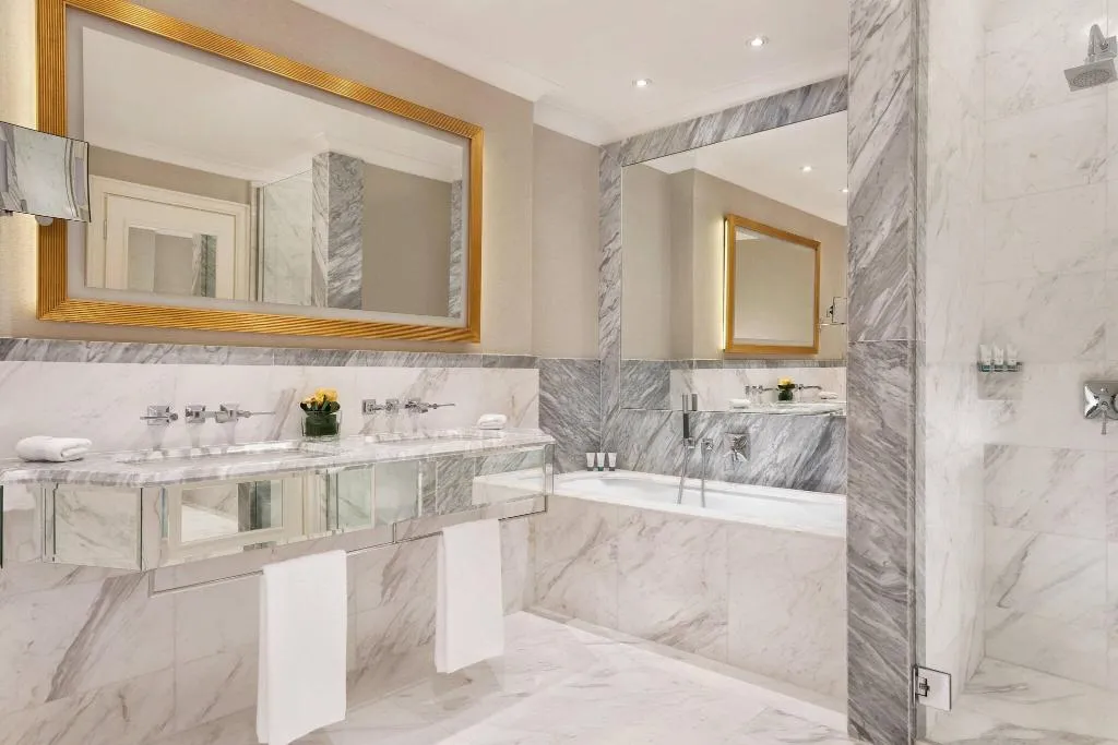 TWIN DELUXE Room, The Westin Palace Milan, Milan