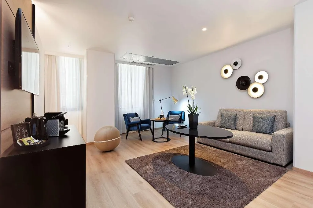 Room, Melia Avenida America, Madrid
