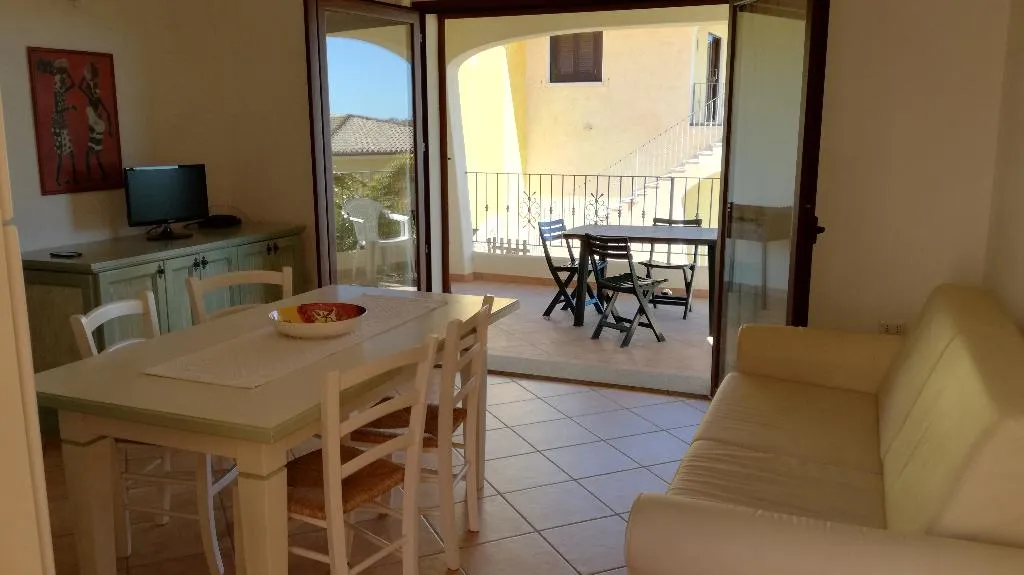 APARTMENT WITH TERRACE Room, PMS CaseVacanze Budoni, Olbia