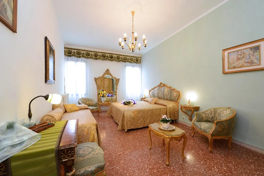 APARTMENT CAPACITY 5 Room, Mignon, Venice