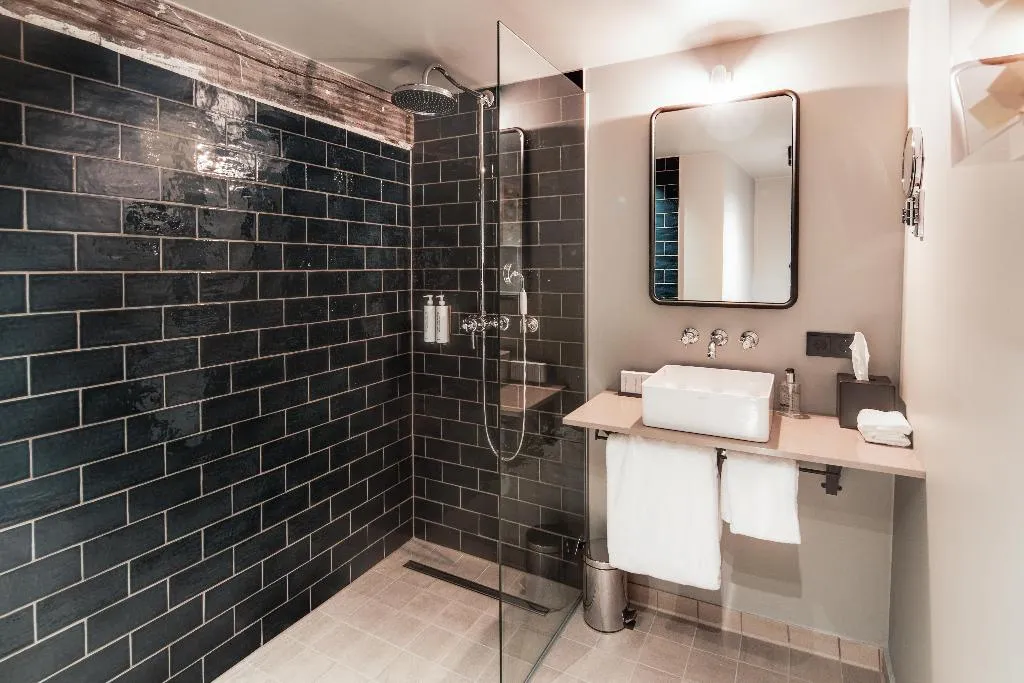 DOUBLE ECONOMY Room, Hotel Monastere Maastricht, Amsterdam