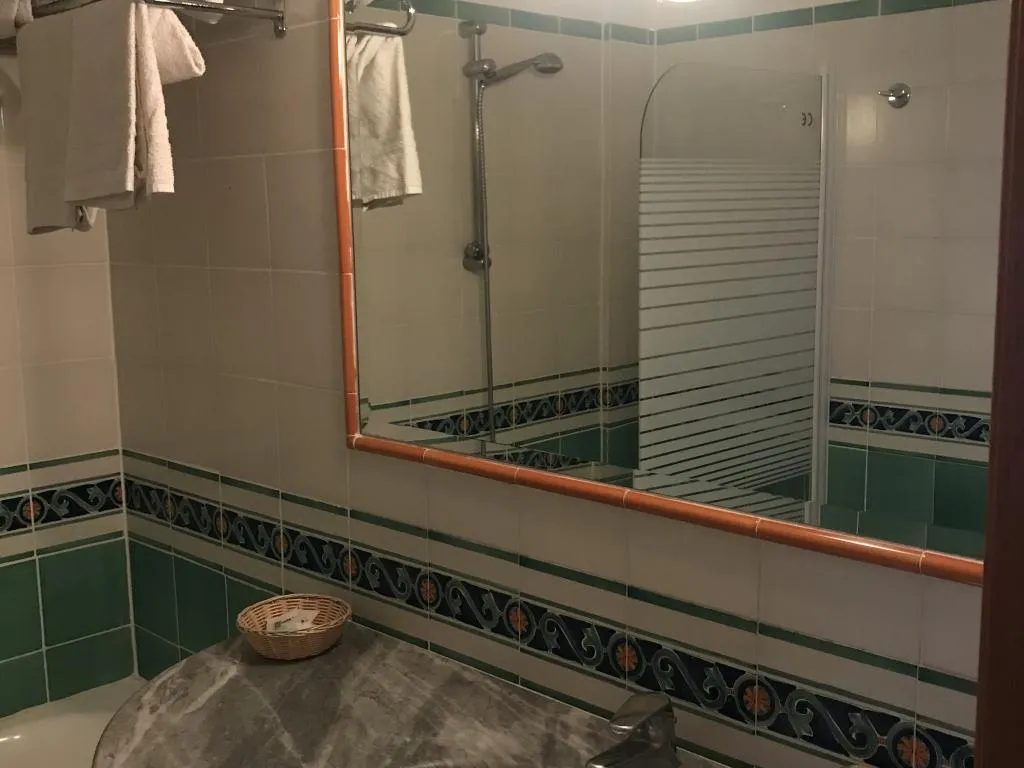 Room, Albatros, Naples