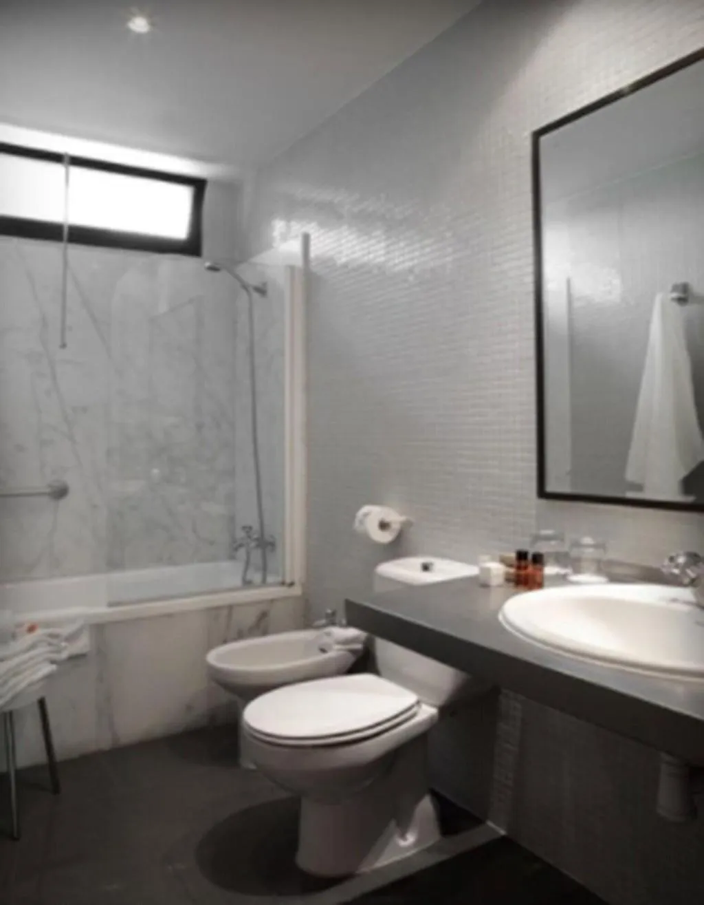 Room, Mont-Sant, Valencia