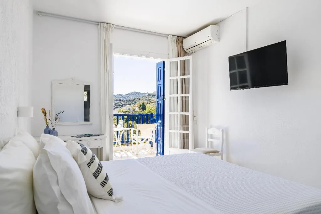 Double or Twin POOL VIEW Room, Aperitton, Skiathos