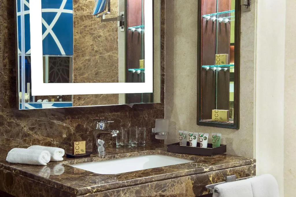 Double or Twin STANDARD Room, Grand Mercure Business Bay, Dubai