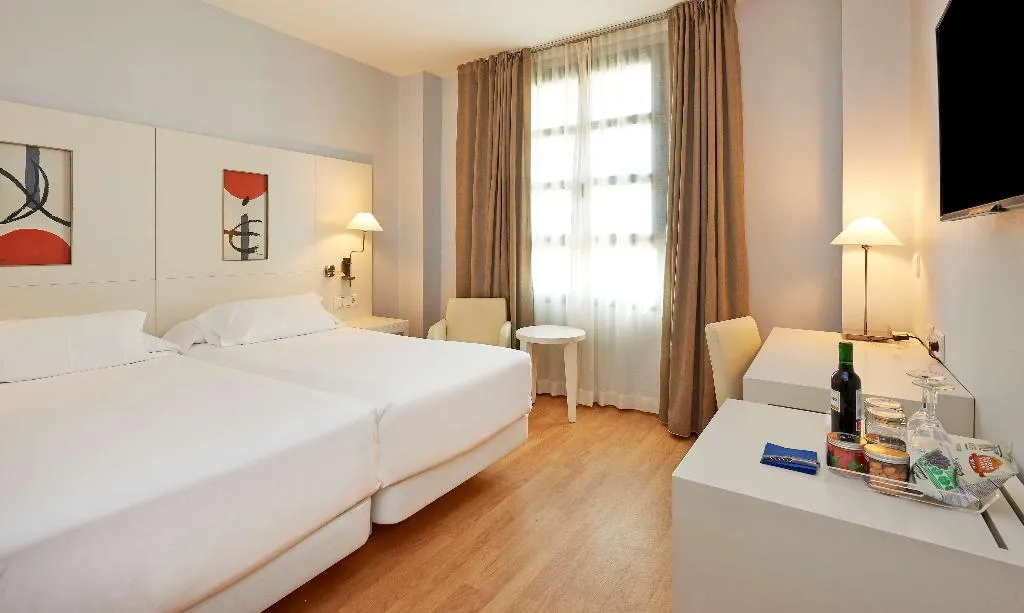 Room, NH Valencia Las Artes, Valencia