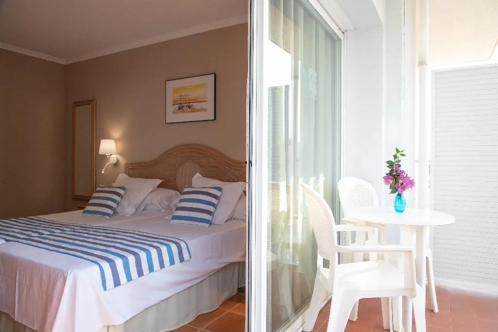 Double or Twin STANDARD Room, DWO Les Palmeres, Costa Brava