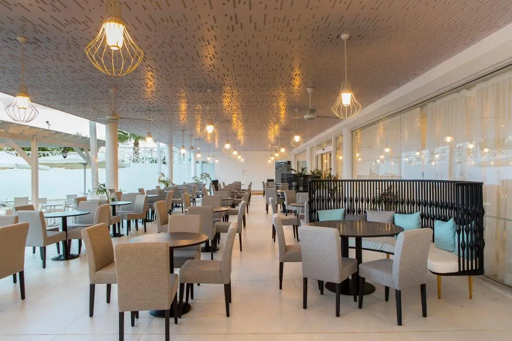 Restaurant, Odessa Beach Hotel, Cyprus