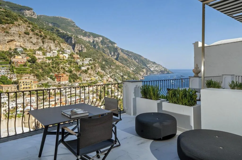 SUITE KING SIZE BED Room, Villa Franca, Naples