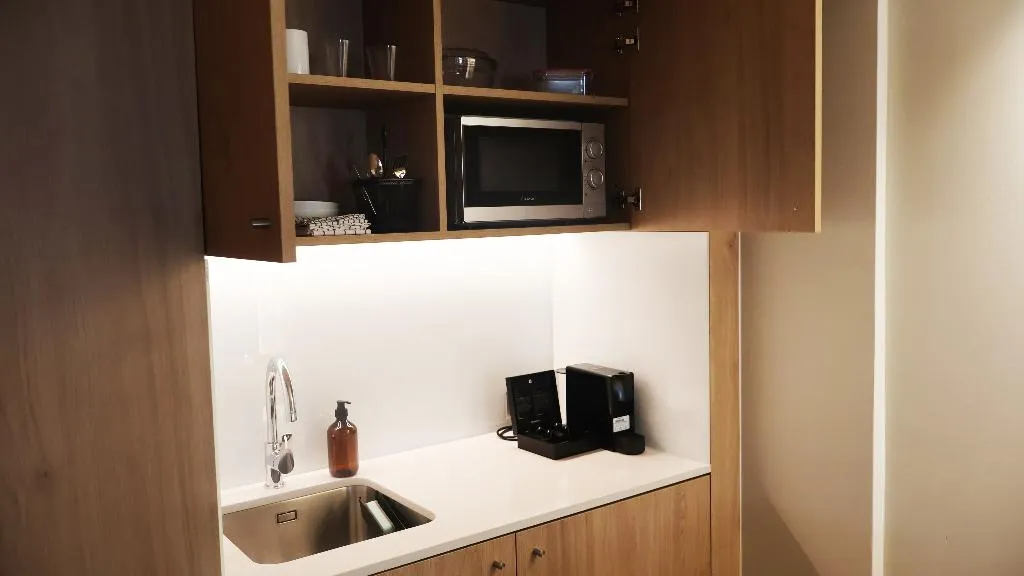 SUITE QUEEN SIZE BED Room, Holiday Inn Express Lisbon Principe Real, by IHG, Lisbon