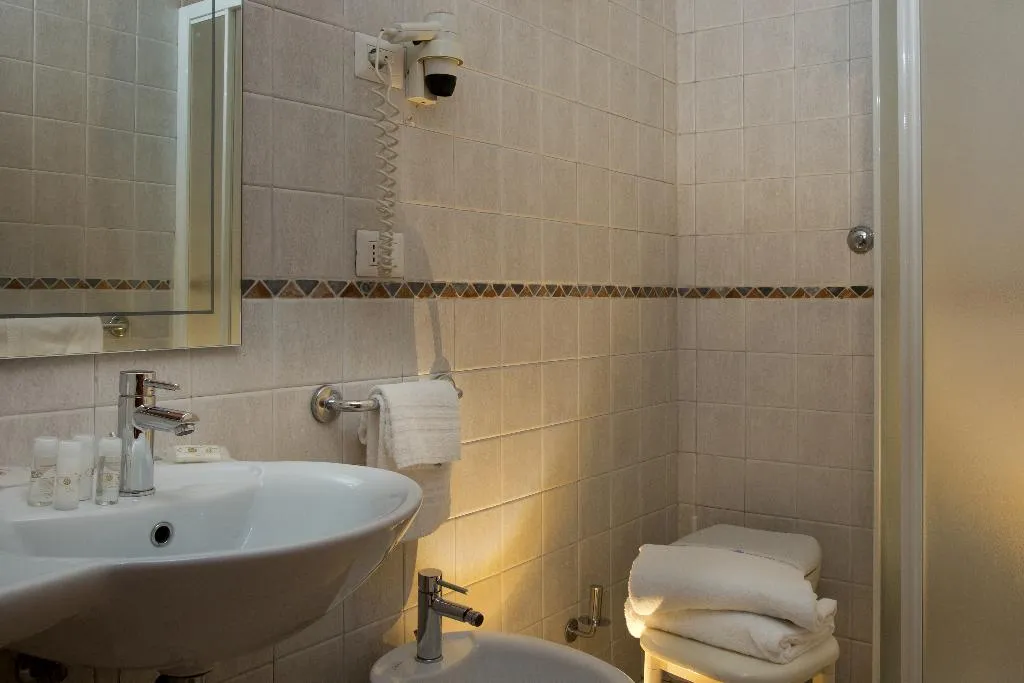 TRIPLE STANDARD Room, Montespina Park Hotel, Naples