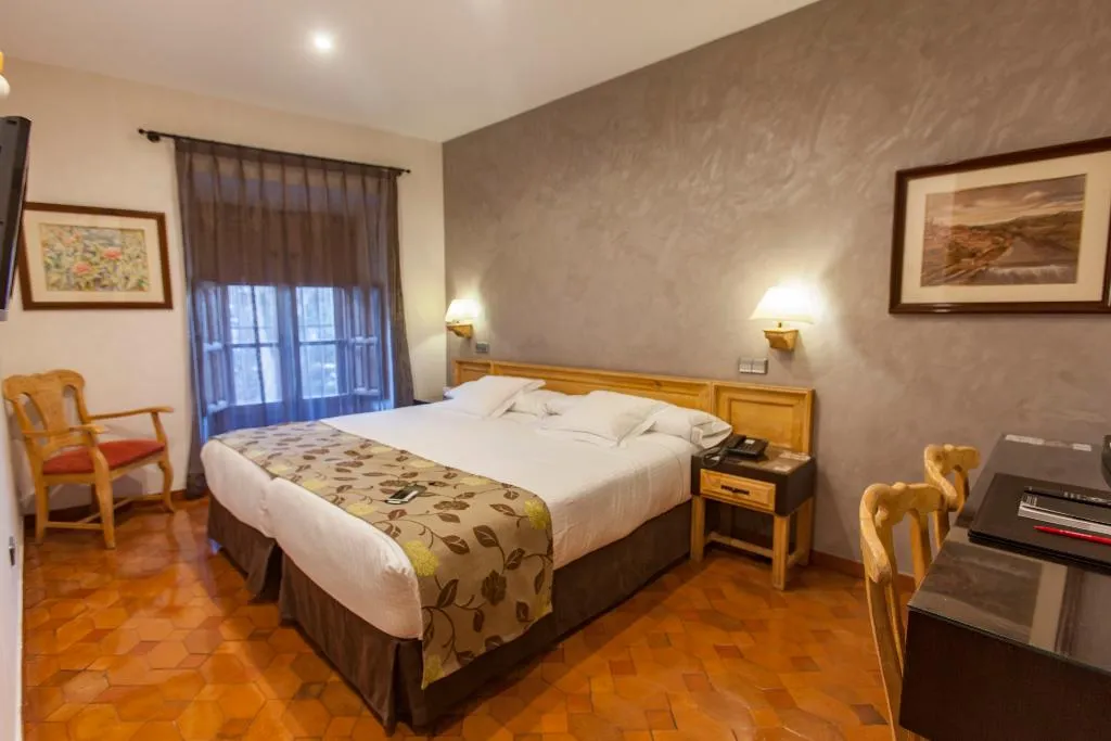 TWIN SUPERIOR Room, Pintor el Greco, Madrid