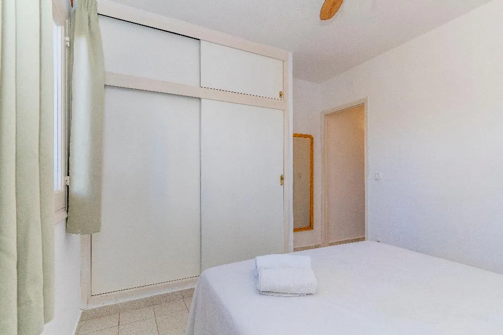 Room, Ses Anneres apartments, Menorca