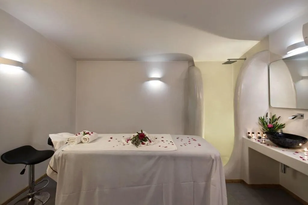 Sports and Entertainment, Elea Resort - adults only, Santorini