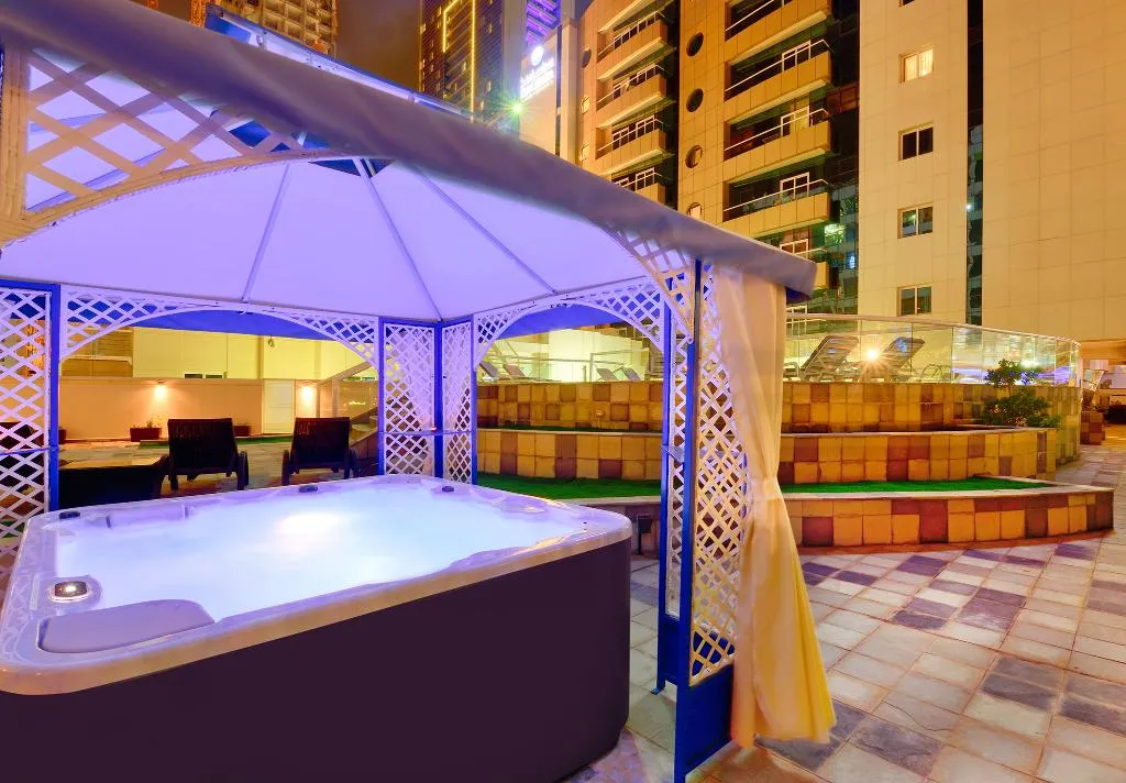 Pool, Pearl Marina Hotel Apartments, Dubai