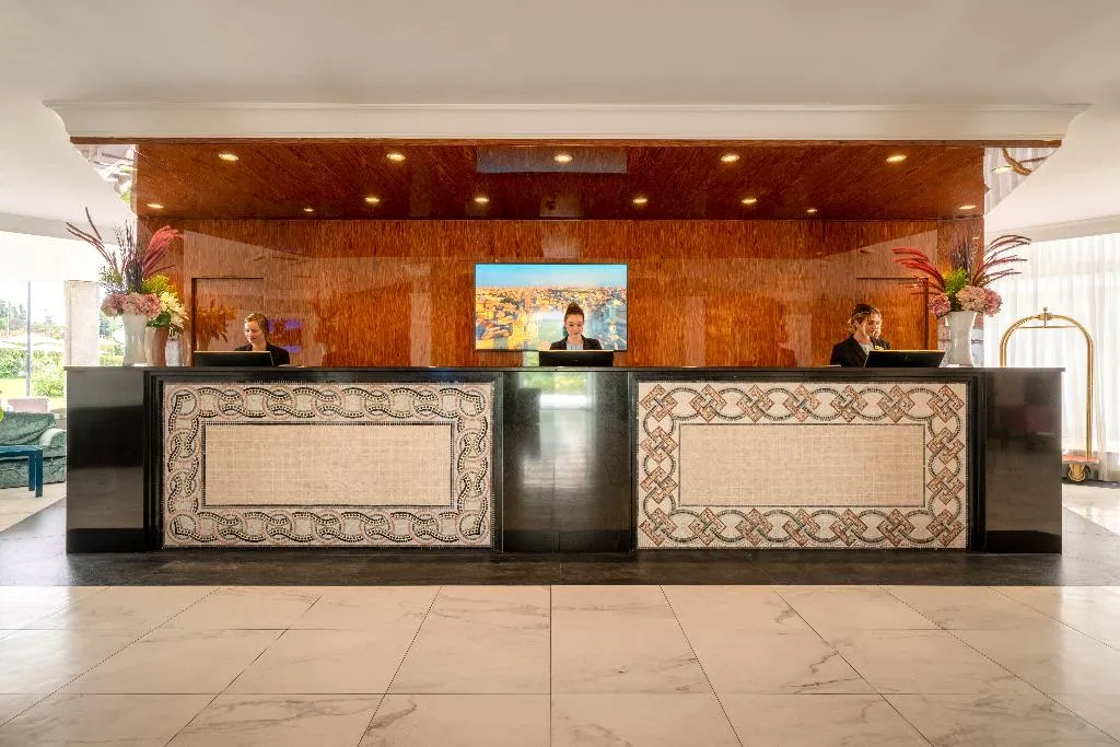 Lobby, Cristoforo Colombo, Rome