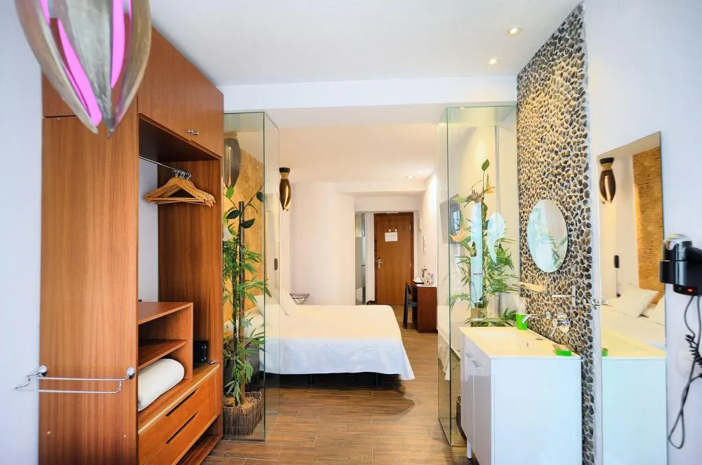 JUNIOR SUITE SEA VIEW Room, Gabbana Beach, Valencia