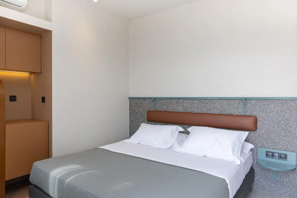 DOUBLE WITH BALCONY WITH VIEWS Room, Evripides, Athens
