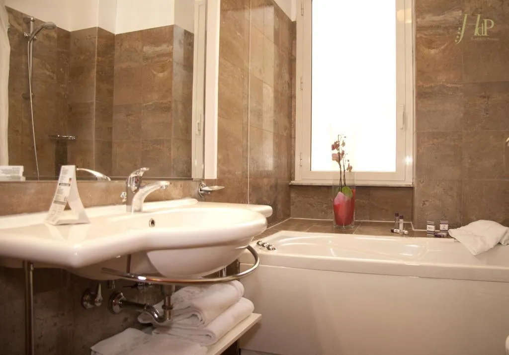 DOUBLE STANDARD Room, J Maluni City Hotel, Rome