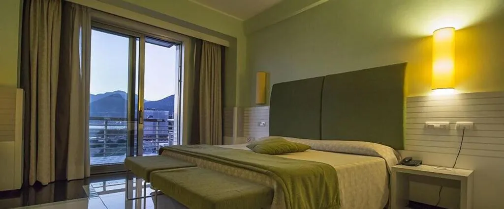 Double or Twin SUPERIOR Room, Grand Hotel Salerno, Naples