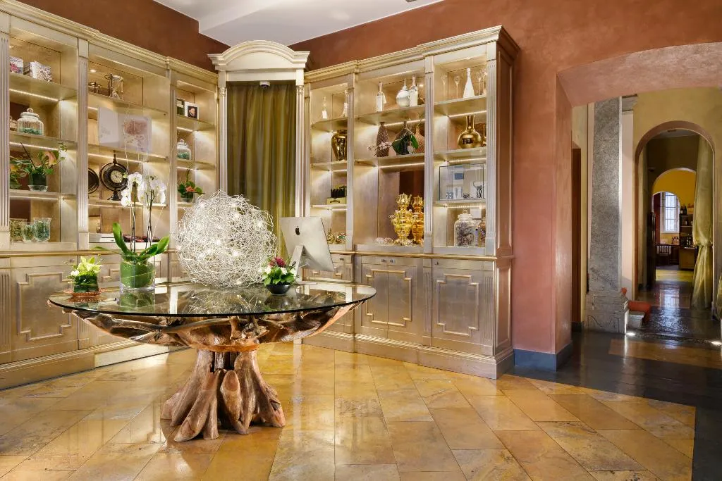 Lobby, Villa Appiani, Milan