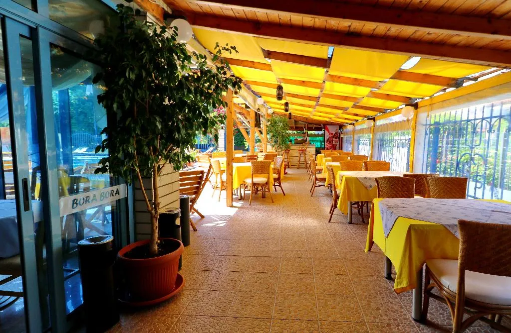 Restaurant, Bora Bora, Bourgas