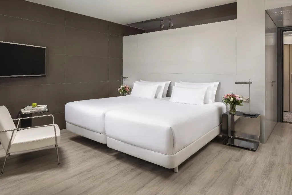 Room, NH Collection Barcelona Constanza, Barcelona