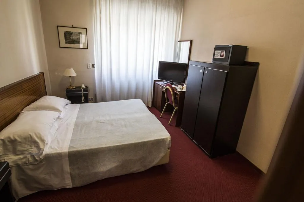 TRIPLE ECONOMY Room, Albergo Mediterraneo, Palermo