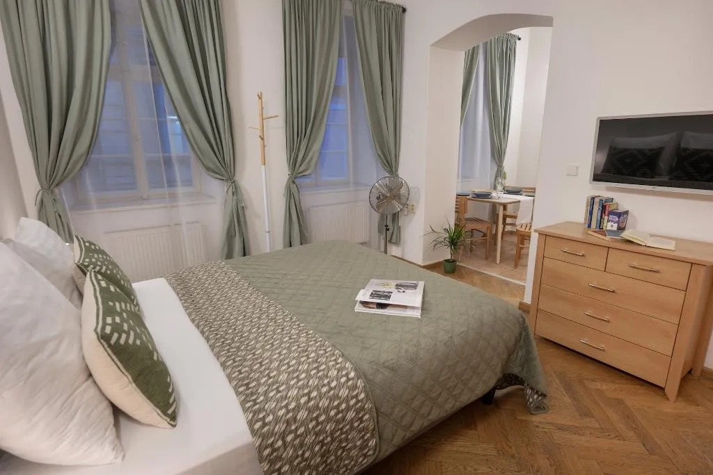 DOUBLE BASIC Room, Boutique Apartments White Swan, Prague
