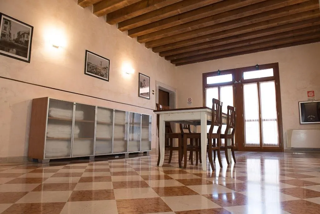 Lobby, Domus Clugiae, Venice
