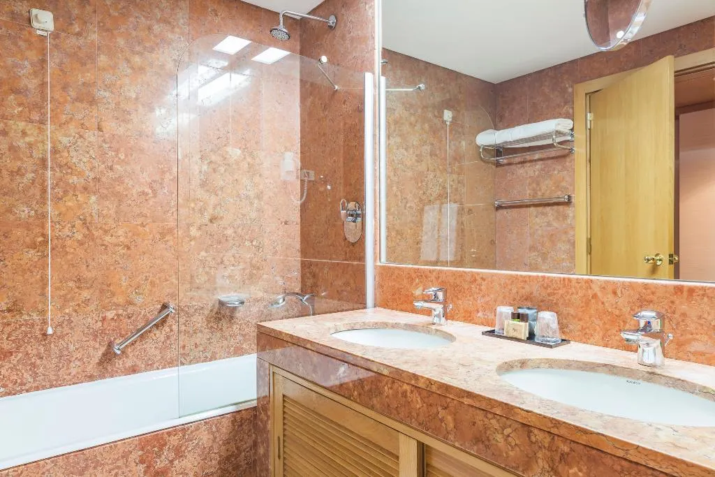 SINGLE STANDARD Room, Ramada by Wyndham Lisbon, Lisbon