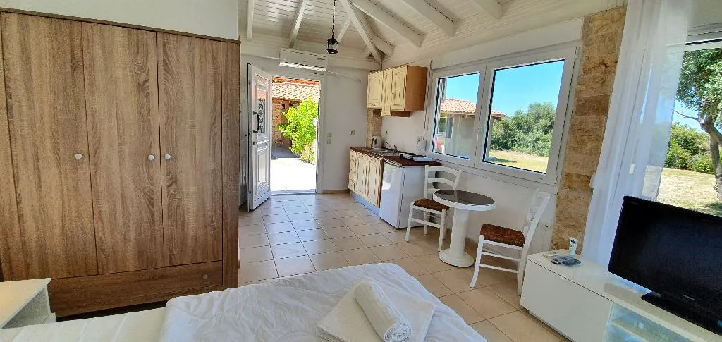 STUDIO OCEAN VIEW ONE BEDROOM Room, Bungalow White Apartments and Suits, Halkidiki