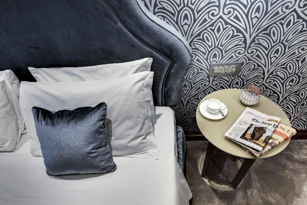 JUNIOR SUITE STANDARD Room, Dona Palace, Venice