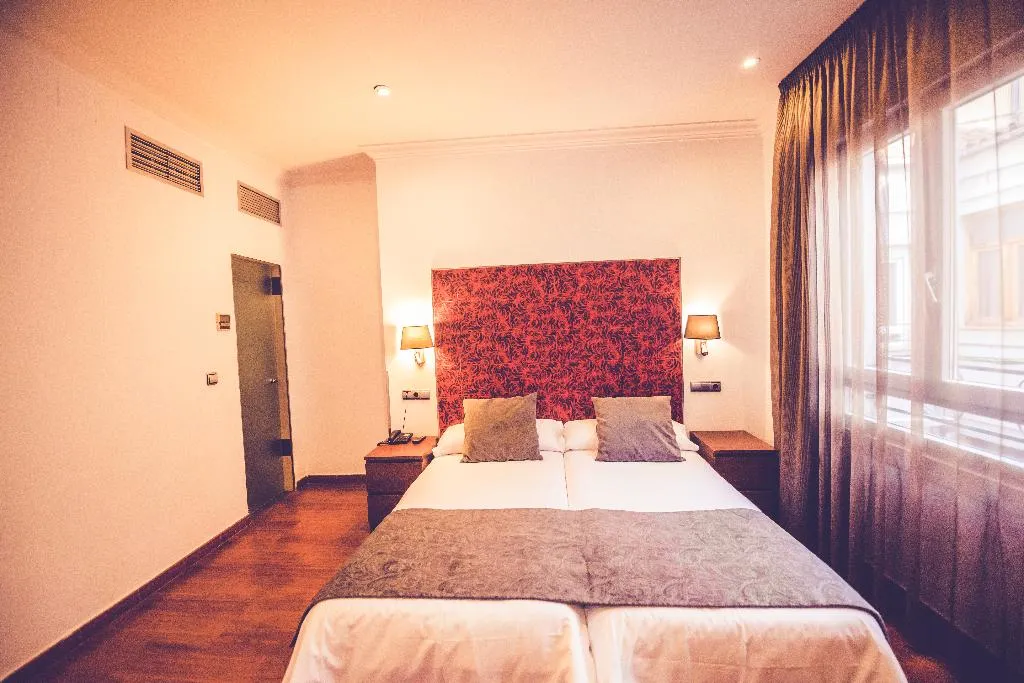 DOUBLE STANDARD Room, Hostal Sol Los Angeles, Madrid