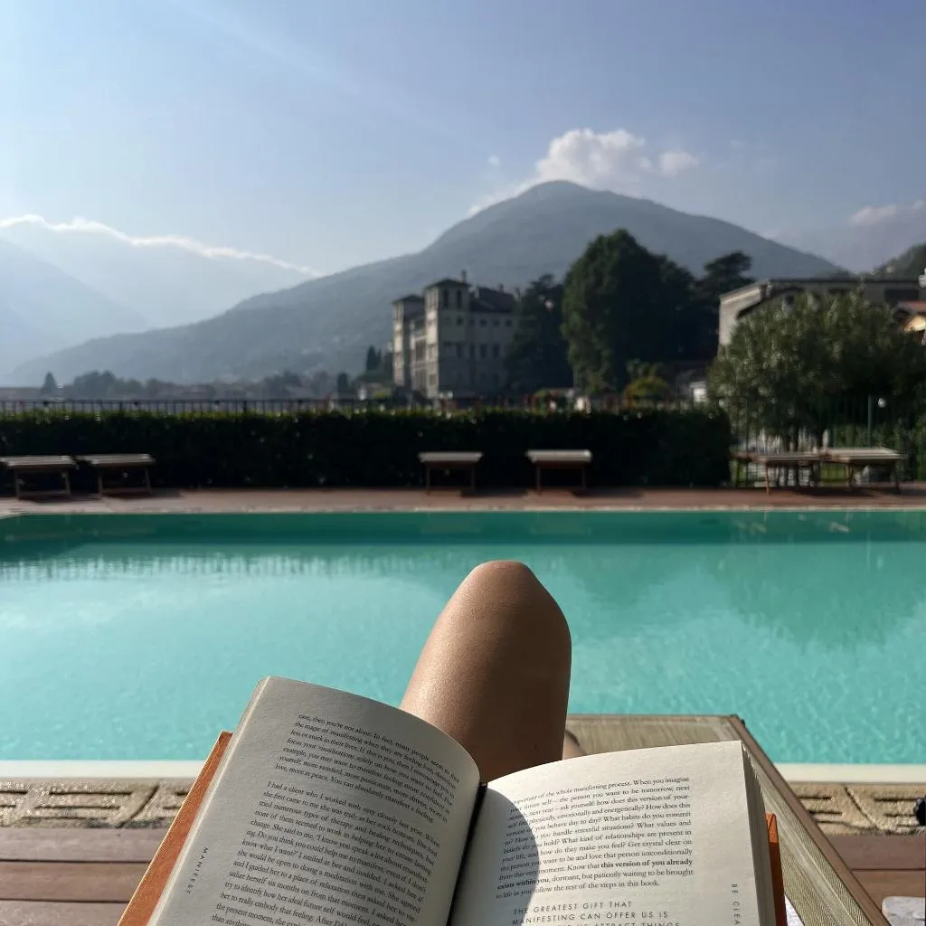 Pool, Regina, Milan