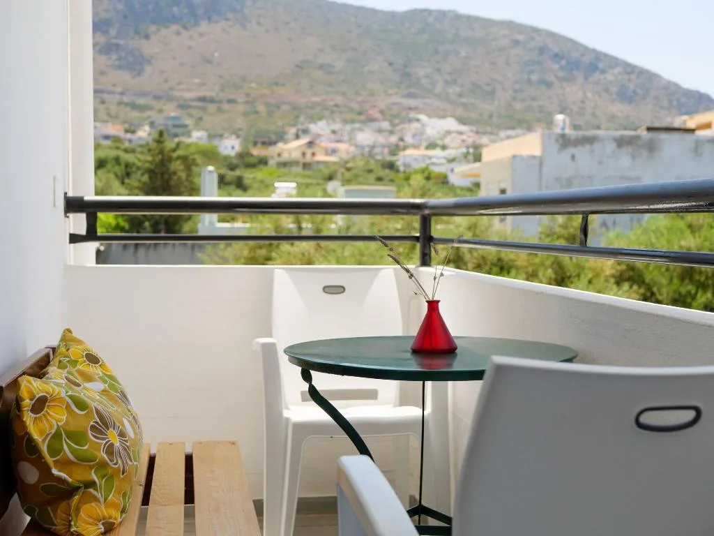 Room, Happiness Apartments, Crete