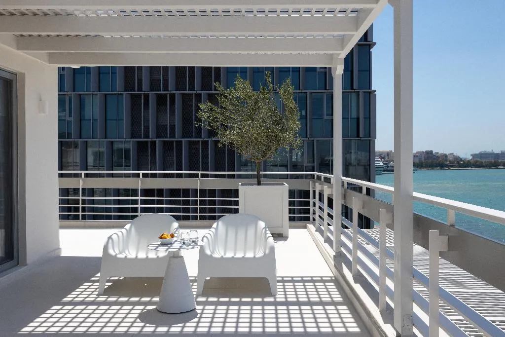 SUITE STANDARD Room, Gallery Port Tower Piraeus, Athens