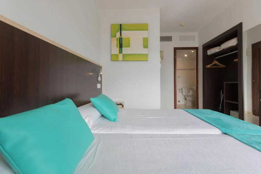 Room, Orosol, Ibiza