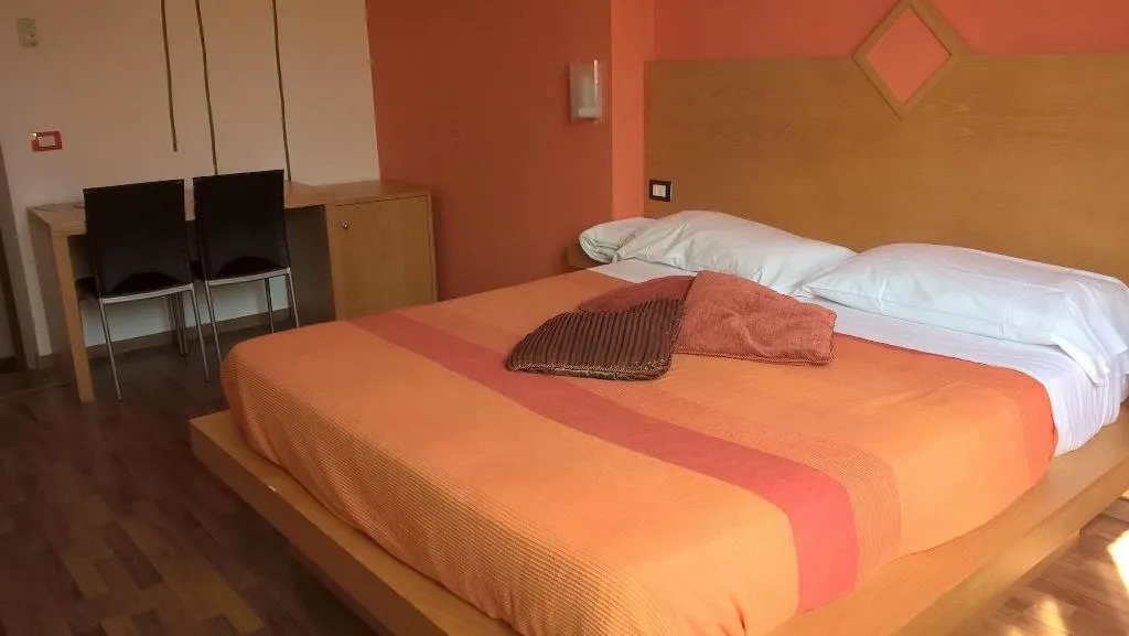 Room, Bellaria Relais, Naples