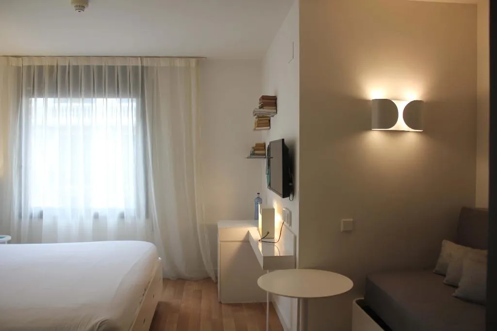Double or Twin SUPERIOR Room, Pol & Grace Hotel, Barcelona